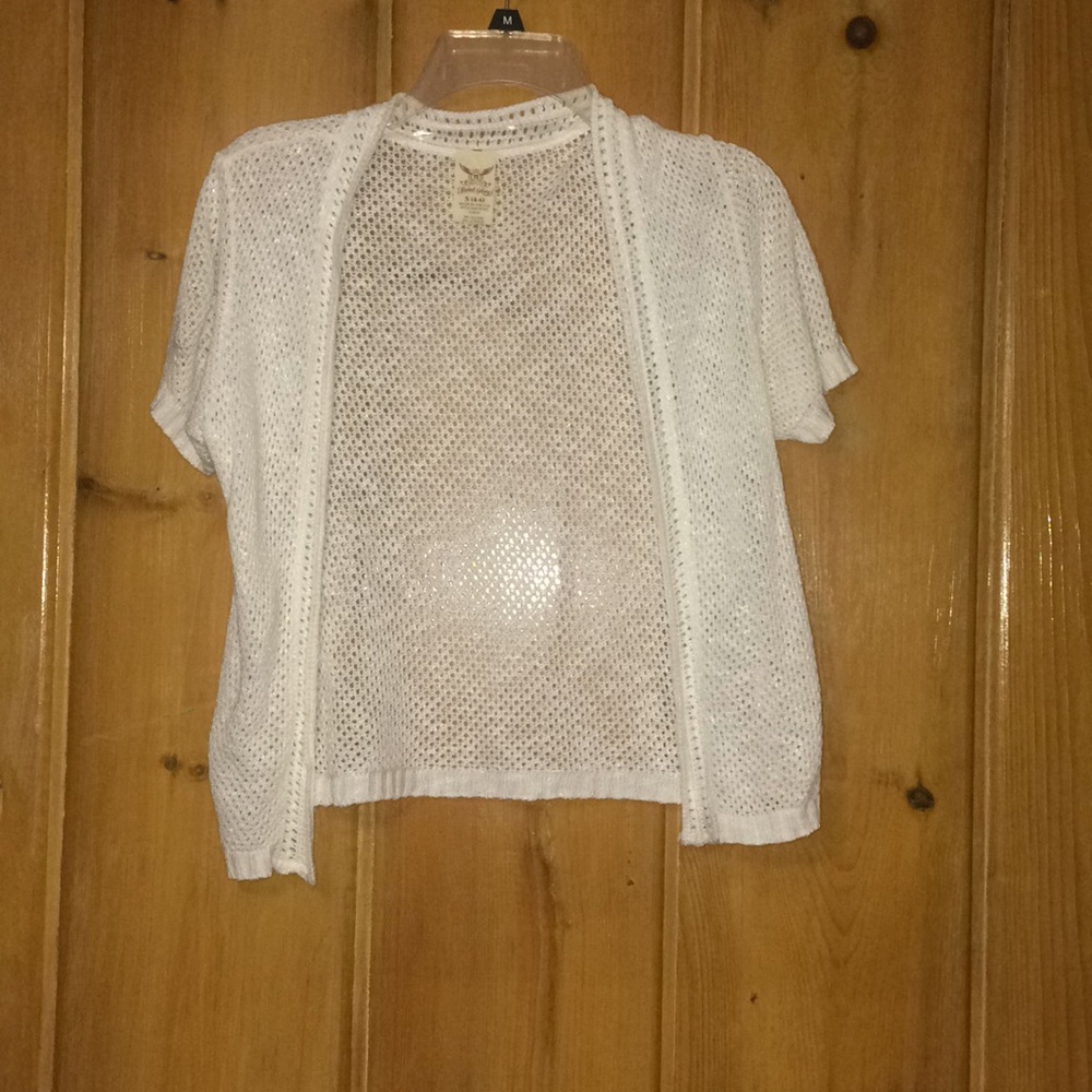 White cover up top